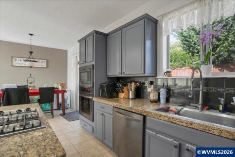 1340 West Meadows Drive NW Salem OR 97304