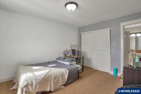 1340 West Meadows Drive NW Salem OR 97304