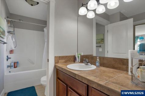 1340 West Meadows Drive NW Salem OR 97304