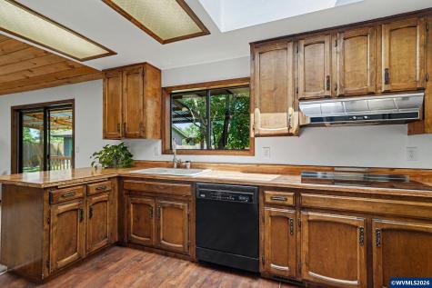 2475 Carleton Way NE Salem OR 97301