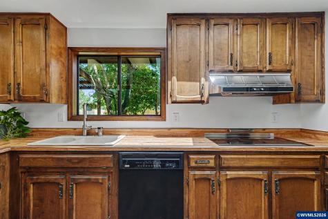 2475 Carleton Way NE Salem OR 97301