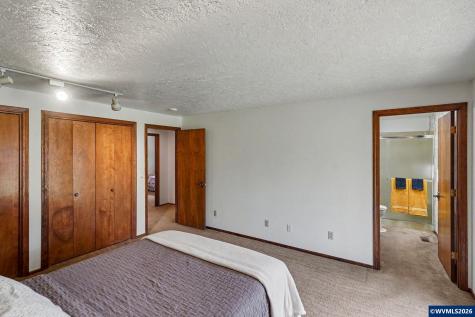 2475 Carleton Way NE Salem OR 97301