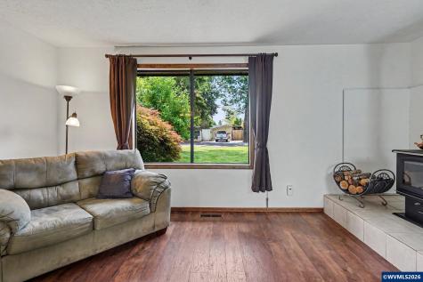 2475 Carleton Way NE Salem OR 97301