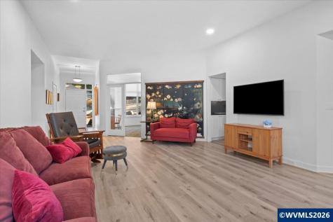1746 Sunburst Terrace NW Salem OR 97304
