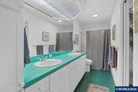 1746 Sunburst Terrace NW Salem OR 97304