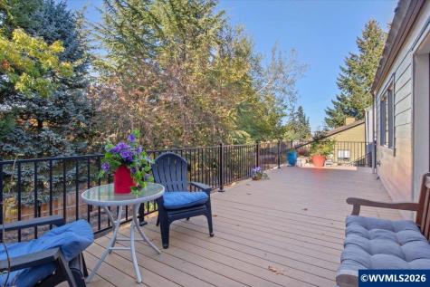 1746 Sunburst Terrace NW Salem OR 97304