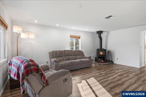 18191 S Highway 211 Molalla OR 97038