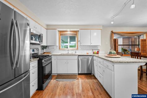 376 44th Avenue SE Salem OR 97317