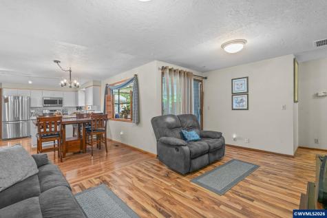 376 44th Avenue SE Salem OR 97317