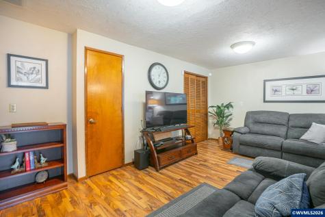 376 44th Avenue SE Salem OR 97317