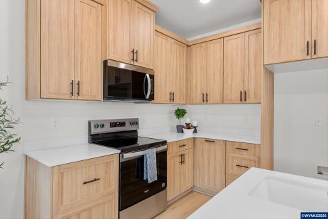 1564 Brown Street Woodburn OR 97071