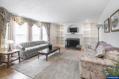 3864 Spring Street S Salem OR 97302