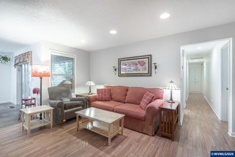 3864 Spring Street S Salem OR 97302