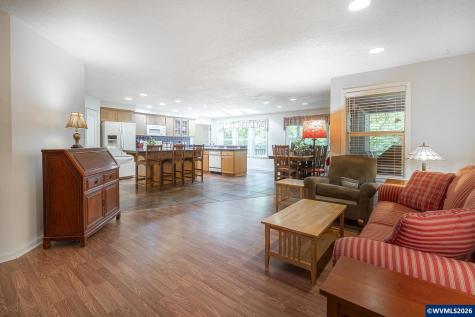 3864 Spring Street S Salem OR 97302
