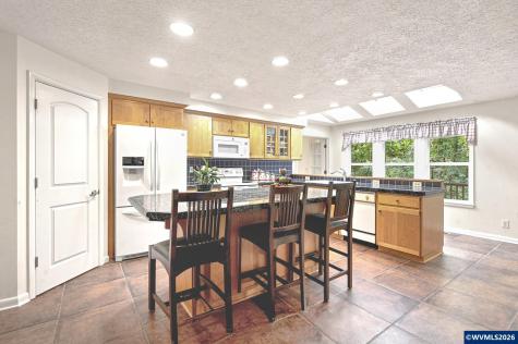 3864 Spring Street S Salem OR 97302