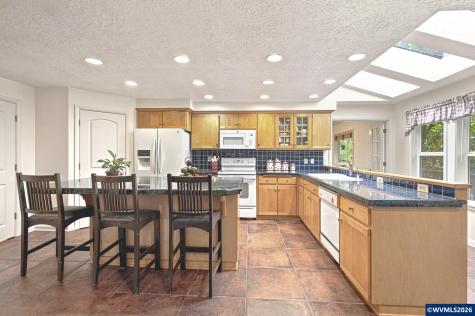 3864 Spring Street S Salem OR 97302