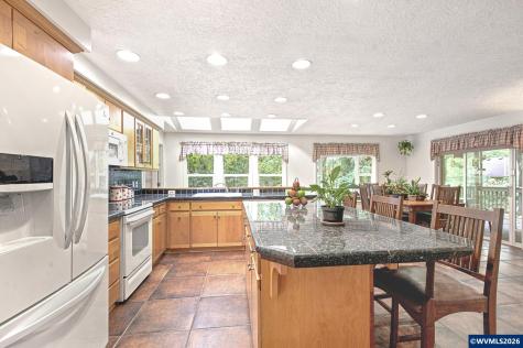 3864 Spring Street S Salem OR 97302