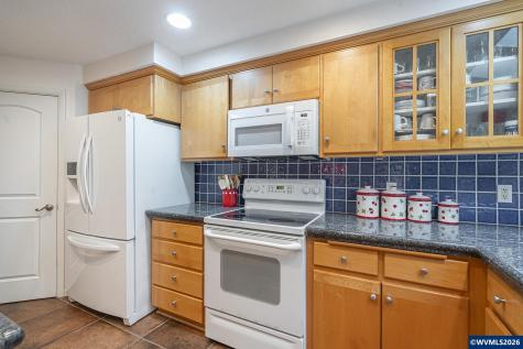 3864 Spring Street S Salem OR 97302