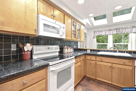 3864 Spring Street S Salem OR 97302