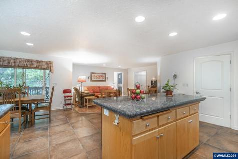 3864 Spring Street S Salem OR 97302