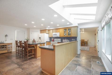 3864 Spring Street S Salem OR 97302