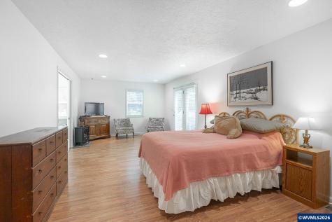 3864 Spring Street S Salem OR 97302