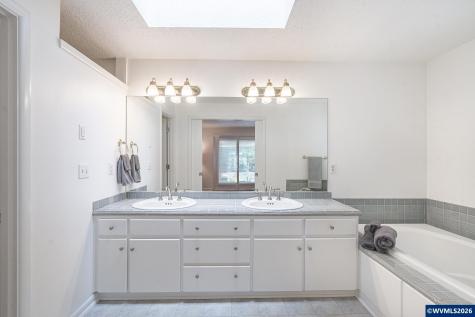 3864 Spring Street S Salem OR 97302