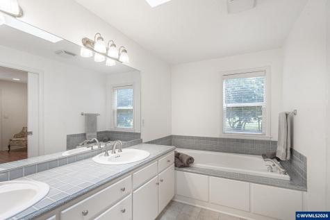 3864 Spring Street S Salem OR 97302