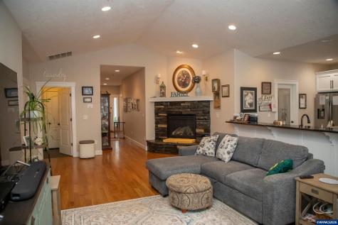 3046 Elliot Street NW Salem OR 97304