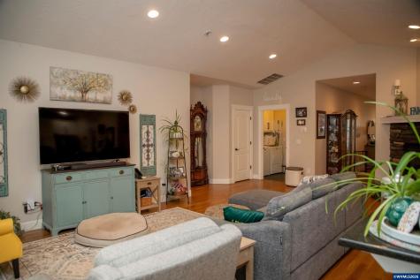 3046 Elliot Street NW Salem OR 97304