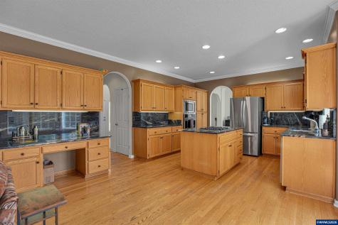 1116 NE Glazemeadow Street Keizer OR 97303
