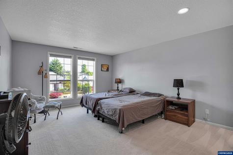 1116 NE Glazemeadow Street Keizer OR 97303