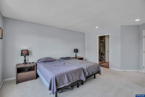 1116 NE Glazemeadow Street Keizer OR 97303