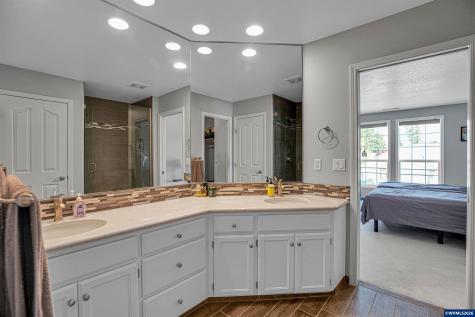 1116 NE Glazemeadow Street Keizer OR 97303
