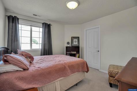 1116 NE Glazemeadow Street Keizer OR 97303