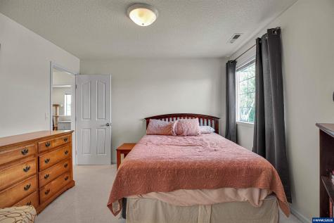 1116 NE Glazemeadow Street Keizer OR 97303