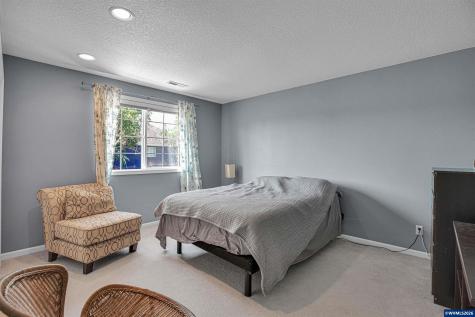 1116 NE Glazemeadow Street Keizer OR 97303