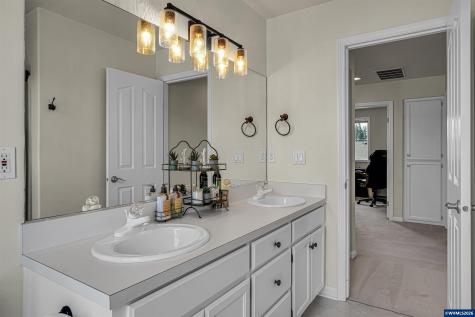 1116 NE Glazemeadow Street Keizer OR 97303
