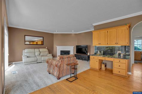 1116 NE Glazemeadow Street Keizer OR 97303