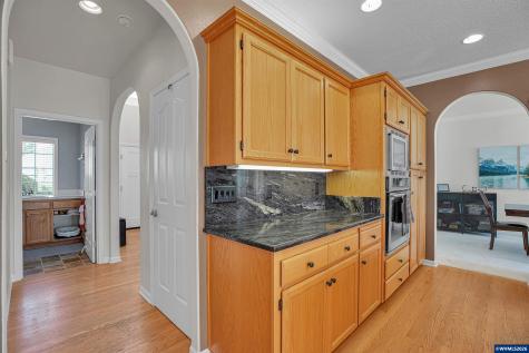1116 NE Glazemeadow Street Keizer OR 97303