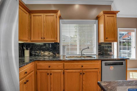 1116 NE Glazemeadow Street Keizer OR 97303