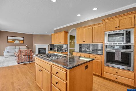 1116 NE Glazemeadow Street Keizer OR 97303