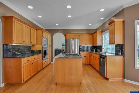 1116 NE Glazemeadow Street Keizer OR 97303