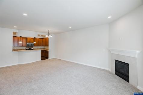 384 Market Street NE Salem OR 97301