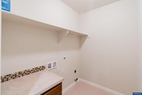 384 Market Street NE Salem OR 97301