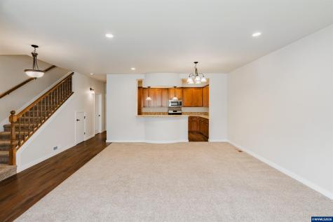 384 Market Street NE Salem OR 97301
