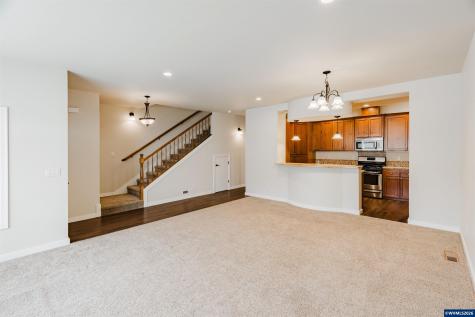 384 Market Street NE Salem OR 97301