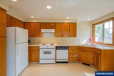 2654 Kristin Court NE Salem OR 97305