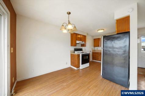 2815 SE Oak Street Albany OR 09732-1