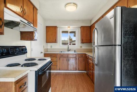 2815 SE Oak Street Albany OR 09732-1